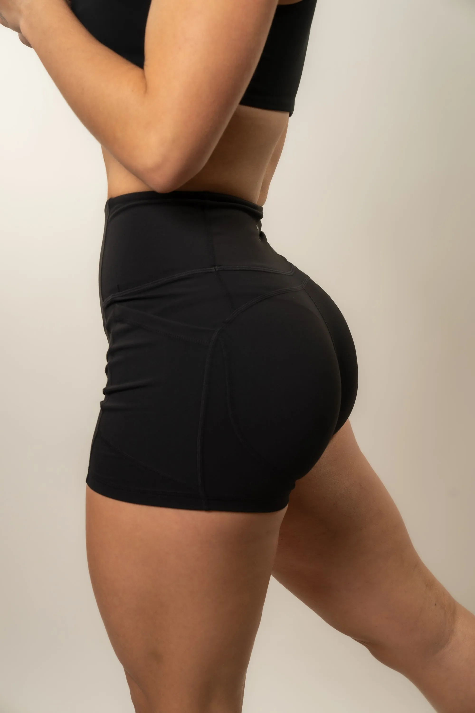 4" Effortless Heart Booty Shorts With Pockets - Black