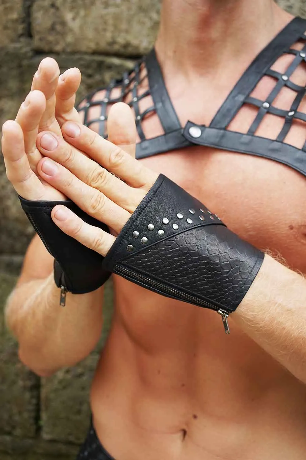 Anubis Mens Fingerless Leather Gloves