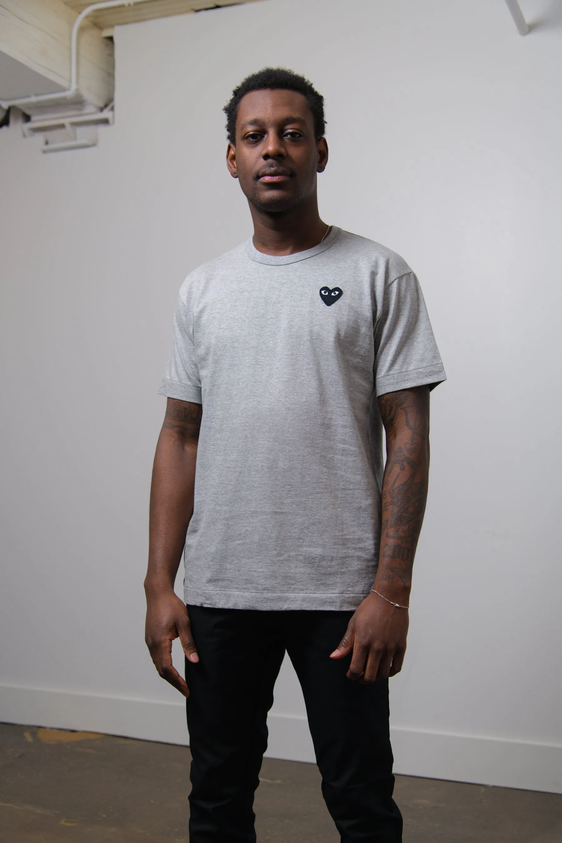 Emblem Tee Grey/Black T076