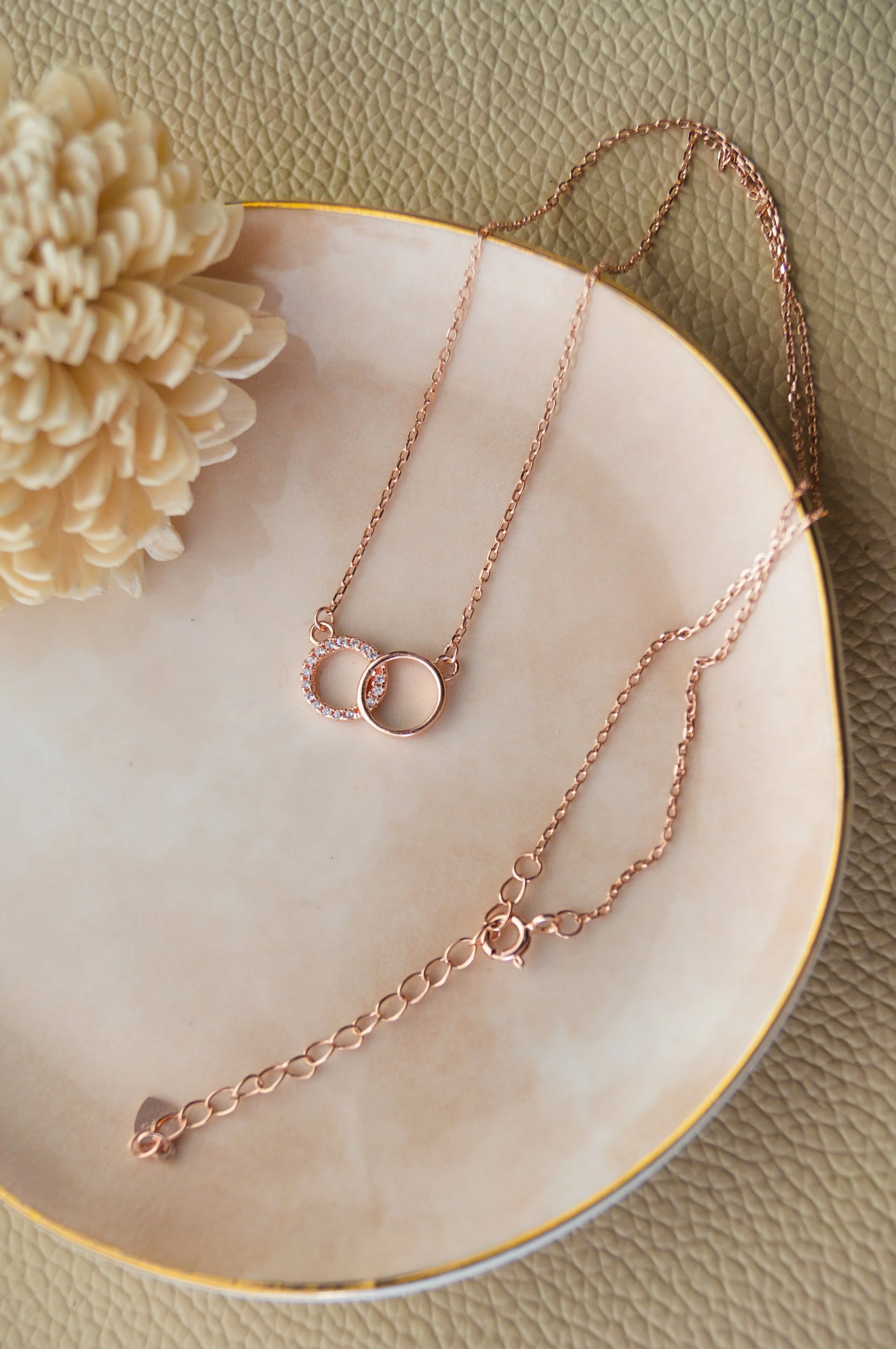 Interlinked Circles Rose Gold PLated Sterling Silver Chain Pendant