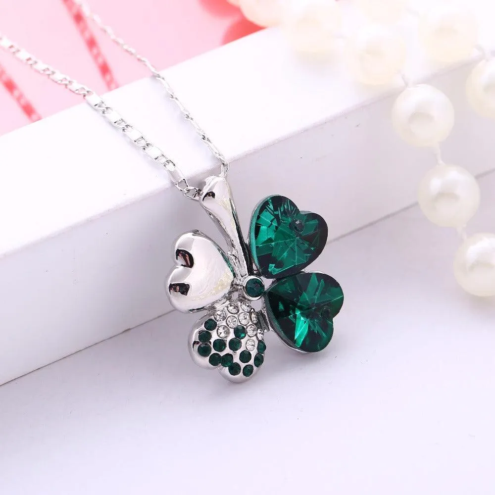 LUCKY CLOVER NECKLACE