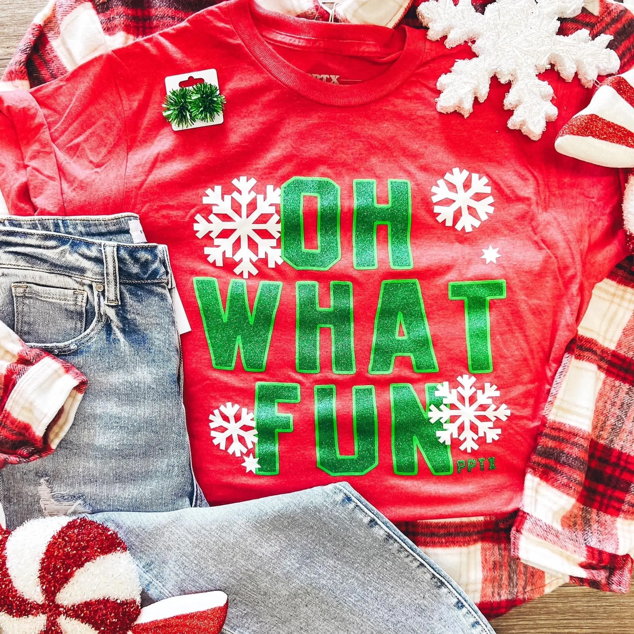 {OH WHAT FUN} Green Glitter Heather Red Crew Neck Tee