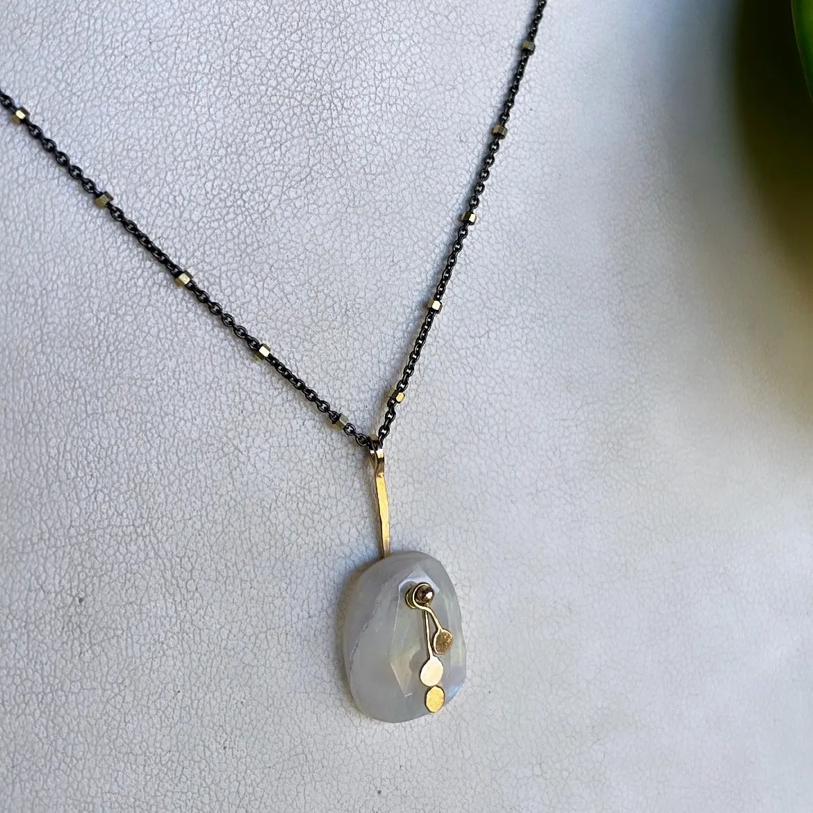 Pendulum dots black and gold rainbow moonstone necklace